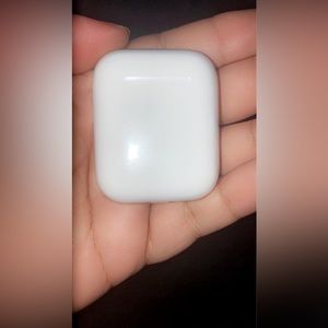 2nd Generation Apple Airpods